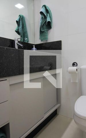 Apartamento à venda com 85m², 2 quartos e 2 vagasBanheiro da Suíte