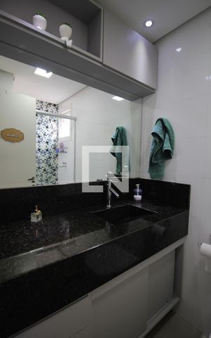 Apartamento à venda com 85m², 2 quartos e 2 vagasBanheiro da Suíte