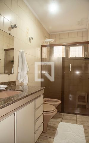 Apartamento à venda com 136m², 3 quartos e 2 vagasBanheiro