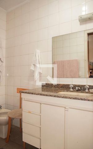 Apartamento à venda com 136m², 3 quartos e 2 vagasBanheiro da Suíte