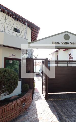 Casa de condomínio à venda com 102m², 3 quartos e 1 vagaFachada