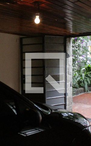 Casa à venda com 244m², 4 quartos e 2 vagasGaragem
