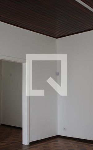 Casa à venda com 244m², 4 quartos e 2 vagasSala