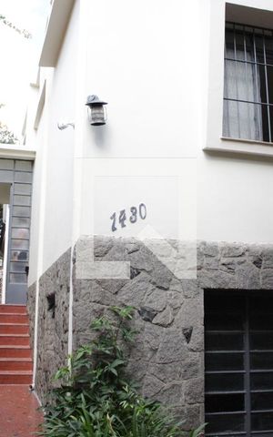 Casa à venda com 244m², 4 quartos e 2 vagasGaragem