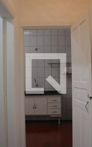 Casa à venda com 244m², 4 quartos e 2 vagasCorredor