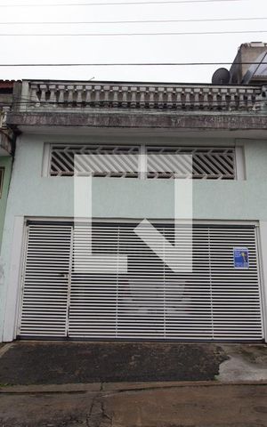 Casa de condomínio à venda com 140m², 3 quartos e 2 vagas Casa de condomínio à venda com 140m², 3 quartos e 2 vagasFachada