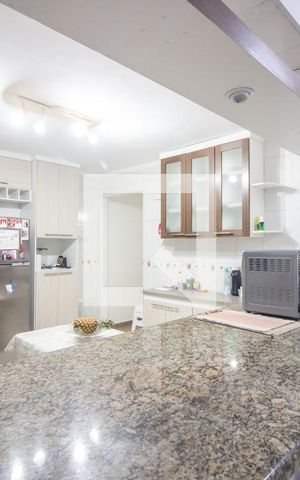 Casa de condomínio à venda com 140m², 3 quartos e 2 vagas Casa de condomínio à venda com 140m², 3 quartos e 2 vagasCozinha