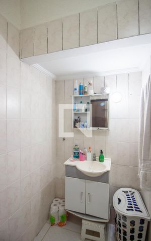 Casa de condomínio à venda com 140m², 3 quartos e 2 vagas Casa de condomínio à venda com 140m², 3 quartos e 2 vagasBanheiro