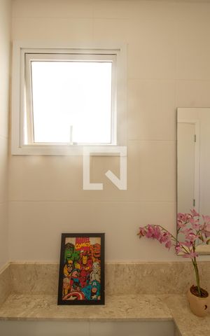 Apartamento para alugar com 74m², 2 quartos e 2 vagas Apartamento para alugar com 74m², 2 quartos e 2 vagasBanheiro