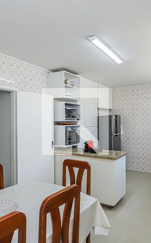 Casa à venda com 253m², 3 quartos e 1 vaga Casa à venda com 253m², 3 quartos e 1 vagaCozinha e copa