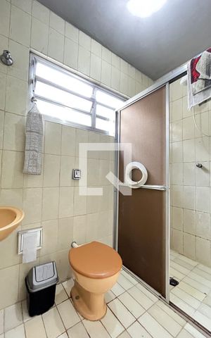 Casa à venda com 177m², 4 quartos e 2 vagas Casa à venda com 177m², 4 quartos e 2 vagasBanheiro Social