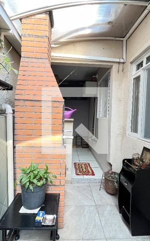 Casa à venda com 177m², 4 quartos e 2 vagas Casa à venda com 177m², 4 quartos e 2 vagasÁrea externa