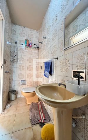 Casa à venda com 177m², 4 quartos e 2 vagas Casa à venda com 177m², 4 quartos e 2 vagasBanheiro da Suíte
