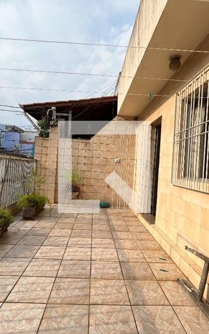 Casa à venda com 177m², 4 quartos e 2 vagas Casa à venda com 177m², 4 quartos e 2 vagasVaranda da Suíte