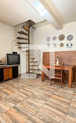 Casa à venda com 177m², 4 quartos e 2 vagas Casa à venda com 177m², 4 quartos e 2 vagasSala