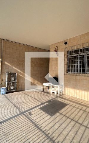 Casa à venda com 177m², 4 quartos e 2 vagas Casa à venda com 177m², 4 quartos e 2 vagasGaragem