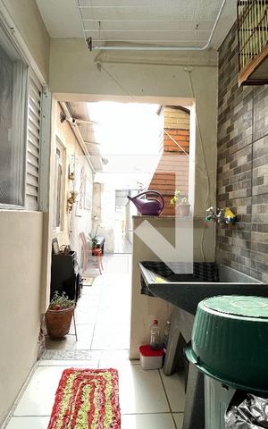Casa à venda com 177m², 4 quartos e 2 vagas Casa à venda com 177m², 4 quartos e 2 vagasÁrea de Serviço Edículas
