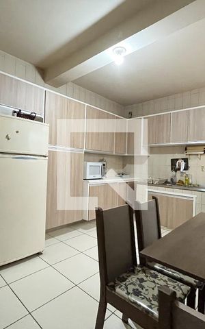 Casa à venda com 177m², 4 quartos e 2 vagas Casa à venda com 177m², 4 quartos e 2 vagasCozinha