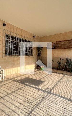 Casa à venda com 177m², 4 quartos e 2 vagas Casa à venda com 177m², 4 quartos e 2 vagasGaragem