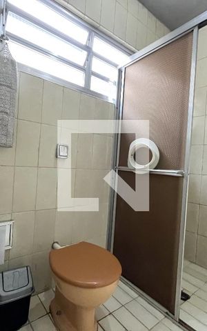 Casa à venda com 177m², 4 quartos e 2 vagas Casa à venda com 177m², 4 quartos e 2 vagasBanheiro Social