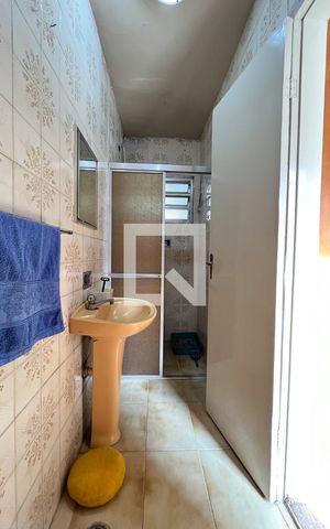 Casa à venda com 177m², 4 quartos e 2 vagas Casa à venda com 177m², 4 quartos e 2 vagasBanheiro da Suíte