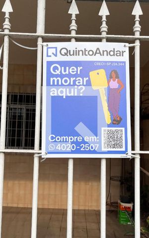 Casa à venda com 177m², 4 quartos e 2 vagas Casa à venda com 177m², 4 quartos e 2 vagasPlaquinha