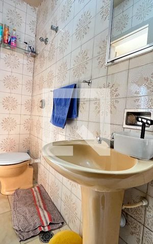 Casa à venda com 177m², 4 quartos e 2 vagas Casa à venda com 177m², 4 quartos e 2 vagasBanheiro da Suíte
