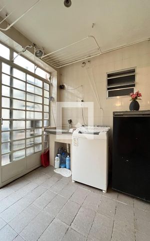 Casa à venda com 177m², 4 quartos e 2 vagas Casa à venda com 177m², 4 quartos e 2 vagasÁrea de Serviço