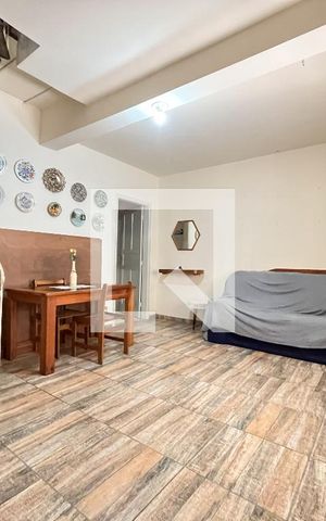 Casa à venda com 177m², 4 quartos e 2 vagas Casa à venda com 177m², 4 quartos e 2 vagasSala