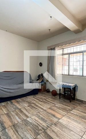 Casa à venda com 177m², 4 quartos e 2 vagas Casa à venda com 177m², 4 quartos e 2 vagasSala