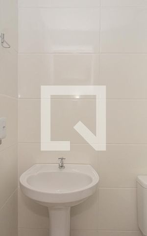 Apartamento à venda com 48m², 2 quartos e 1 vaga Apartamento à venda com 48m², 2 quartos e 1 vagaBanheiro