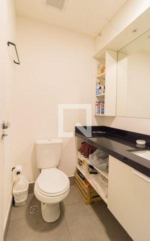 Studio à venda com 37m², 1 quarto e 1 vaga Studio à venda com 37m², 1 quarto e 1 vagaBanheiro