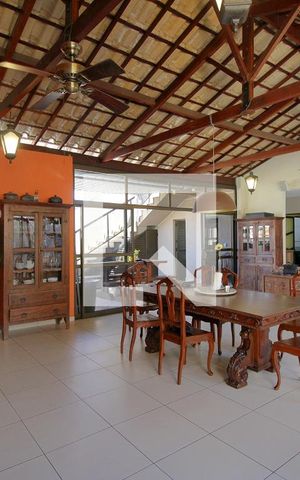 Casa à venda com 477m², 3 quartos e 6 vagasSala