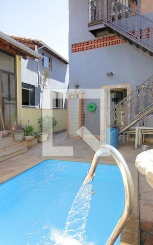 Casa à venda com 477m², 3 quartos e 6 vagasPiscina