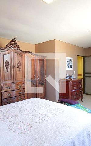 Casa à venda com 477m², 3 quartos e 6 vagasSuíte 1