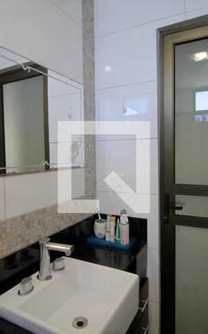 Casa à venda com 477m², 3 quartos e 6 vagasBanheiro