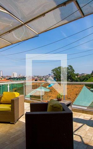 Casa à venda com 295m², 3 quartos e 3 vagas Casa à venda com 295m², 3 quartos e 3 vagasÁrea externa