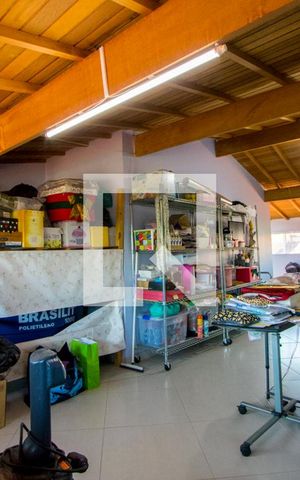 Casa à venda com 295m², 3 quartos e 3 vagas Casa à venda com 295m², 3 quartos e 3 vagasSótão