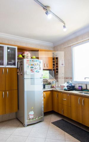 Casa à venda com 295m², 3 quartos e 3 vagas Casa à venda com 295m², 3 quartos e 3 vagasCozinha