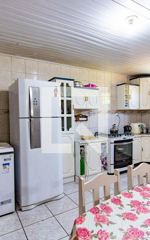 Casa à venda com 250m², 5 quartos e 4 vagas Casa à venda com 250m², 5 quartos e 4 vagasCozinha