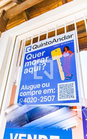 Casa à venda com 250m², 5 quartos e 4 vagas Casa à venda com 250m², 5 quartos e 4 vagasPlaquinha