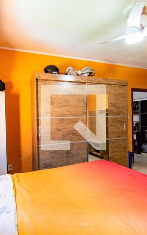 Casa à venda com 250m², 5 quartos e 4 vagas Casa à venda com 250m², 5 quartos e 4 vagasQuarto 5