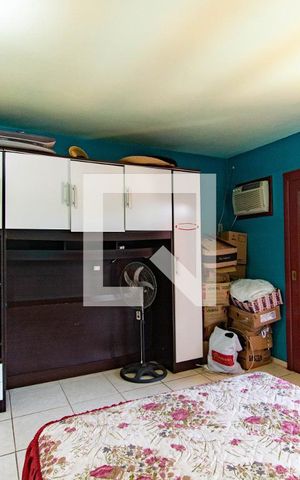 Casa à venda com 250m², 5 quartos e 4 vagas Casa à venda com 250m², 5 quartos e 4 vagasQuarto 4