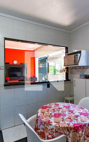 Casa à venda com 250m², 5 quartos e 4 vagas Casa à venda com 250m², 5 quartos e 4 vagasCozinha 2