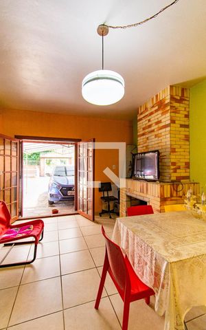 Casa à venda com 250m², 5 quartos e 4 vagas Casa à venda com 250m², 5 quartos e 4 vagasÁrea comum