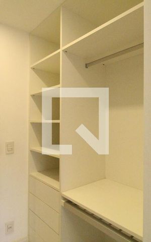 Apartamento para alugar com 150m², 4 quartos e 2 vagasSuíte 1 - Closet