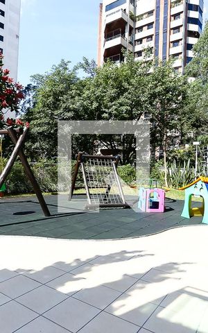 Apartamento à venda com 120m², 3 quartos e 2 vagas Apartamento à venda com 120m², 3 quartos e 2 vagasÁrea comum - Playground