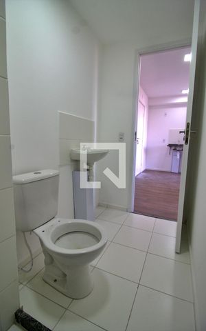 Apartamento à venda com 31m², 2 quartos e sem vaga Apartamento à venda com 31m², 2 quartos e sem vagaBanheiro