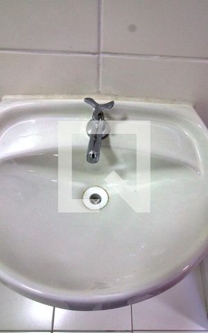 Apartamento à venda com 31m², 2 quartos e sem vaga Apartamento à venda com 31m², 2 quartos e sem vagaBanheiro