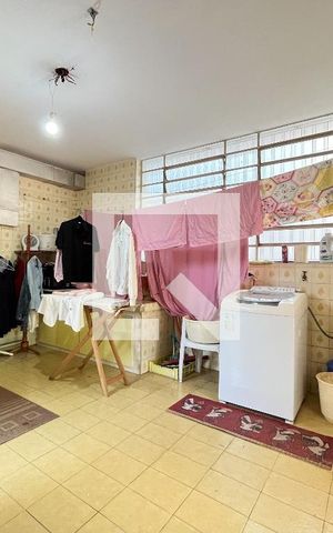 Casa à venda com 300m², 4 quartos e 5 vagasÁrea de Serviço